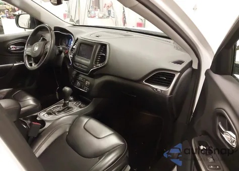 2019 Jeep Cherokee Latitude Plus 4X4 from USA, damaged, VIN 1C4PJMLX4KD304634